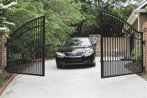 swing gate repair near me|Mhouse Gate Repairs .
